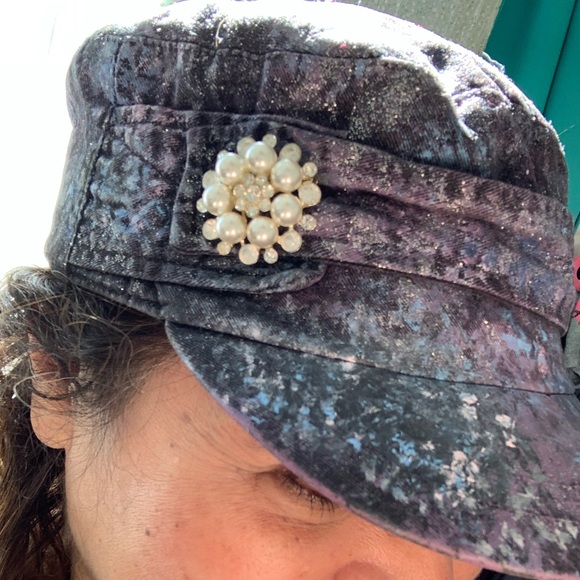 Hat Re-Fashioned Re-purpose 🤚 hand painted - Picture 2 of 5